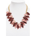 Collier met blaadjes